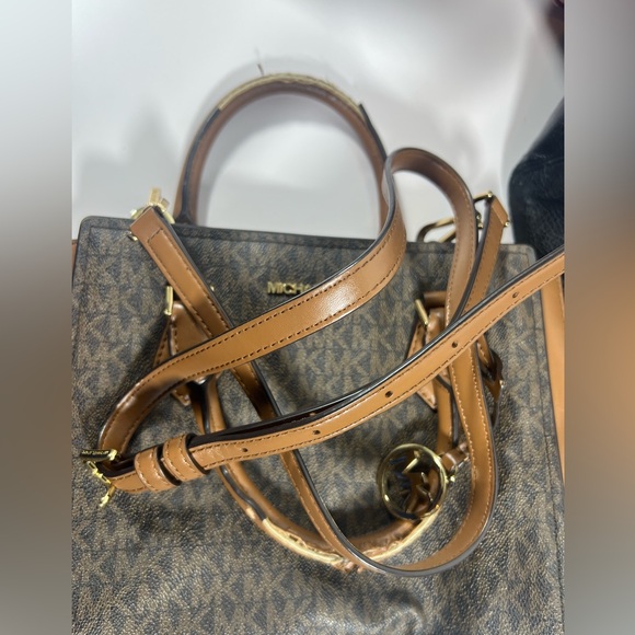 Michael Kors, Marc Jacobs, Cole Haan Rehab Lot 1 - Picture 7 of 13